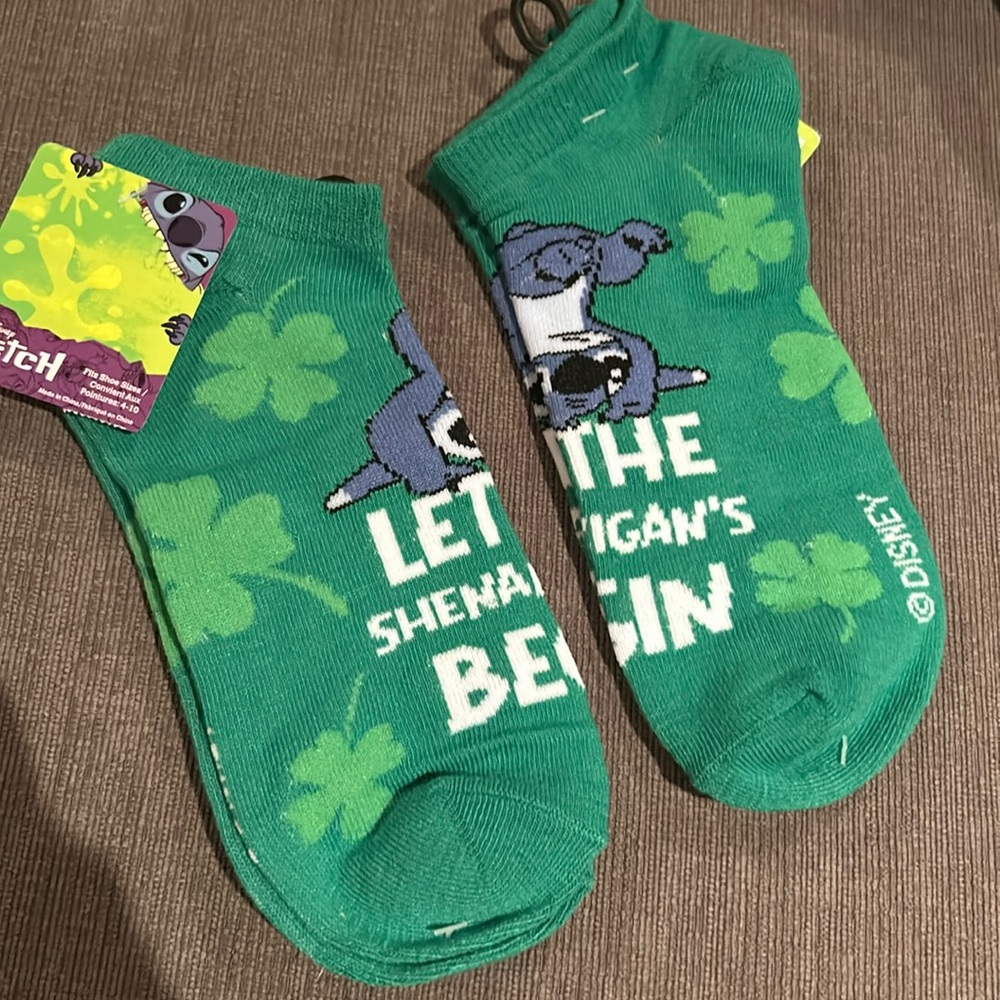 Disney Stitch St Patricksday Adult Sneaker socks shoe size 4-10 NWT